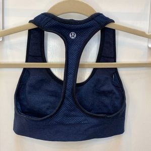 Lululemon sports bra